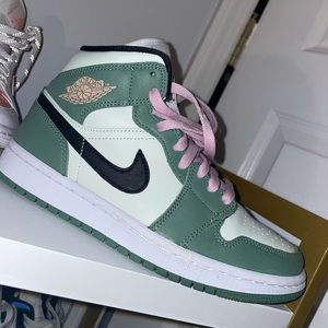 DUTCH GREEN Jordan 1